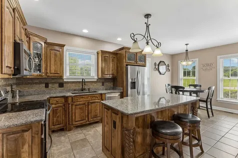 4294 Trousdale Lane Columbia TN 38401