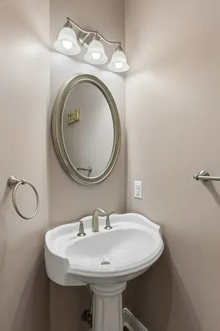 4294 Trousdale Lane Columbia TN 38401