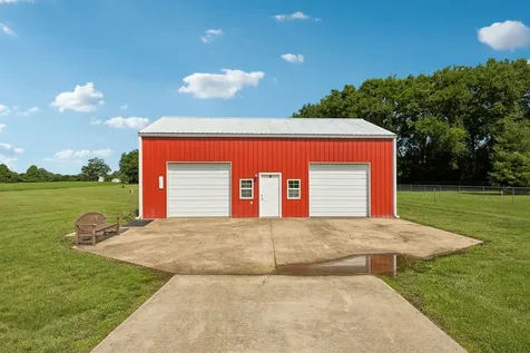 4294 Trousdale Lane Columbia TN 38401