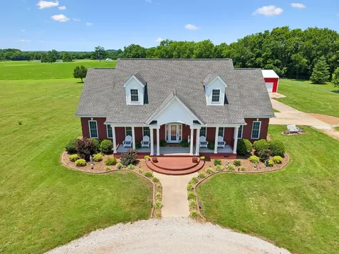 4294 Trousdale Lane Columbia TN 38401