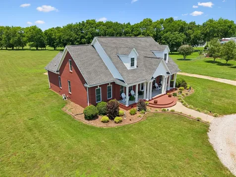 4294 Trousdale Lane Columbia TN 38401