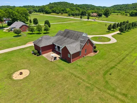 4294 Trousdale Lane Columbia TN 38401