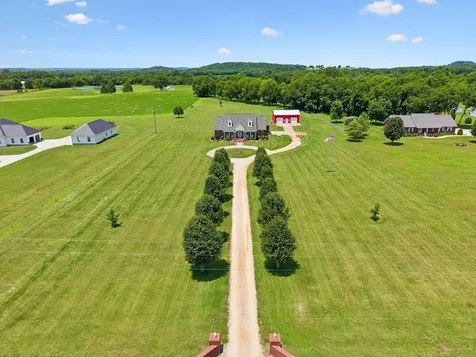 4294 Trousdale Lane Columbia TN 38401