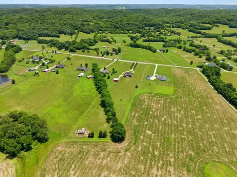 4294 Trousdale Lane Columbia TN 38401