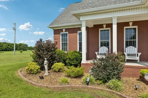 4294 Trousdale Lane Columbia TN 38401