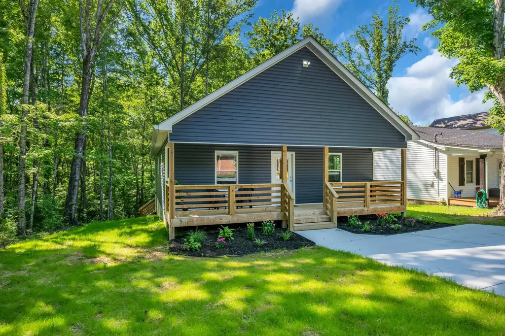 2411 Bell Street Ashland City TN 37015