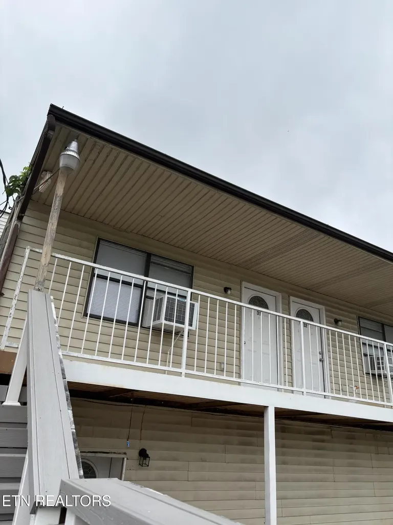 162 E Race Street Kingston TN 37763