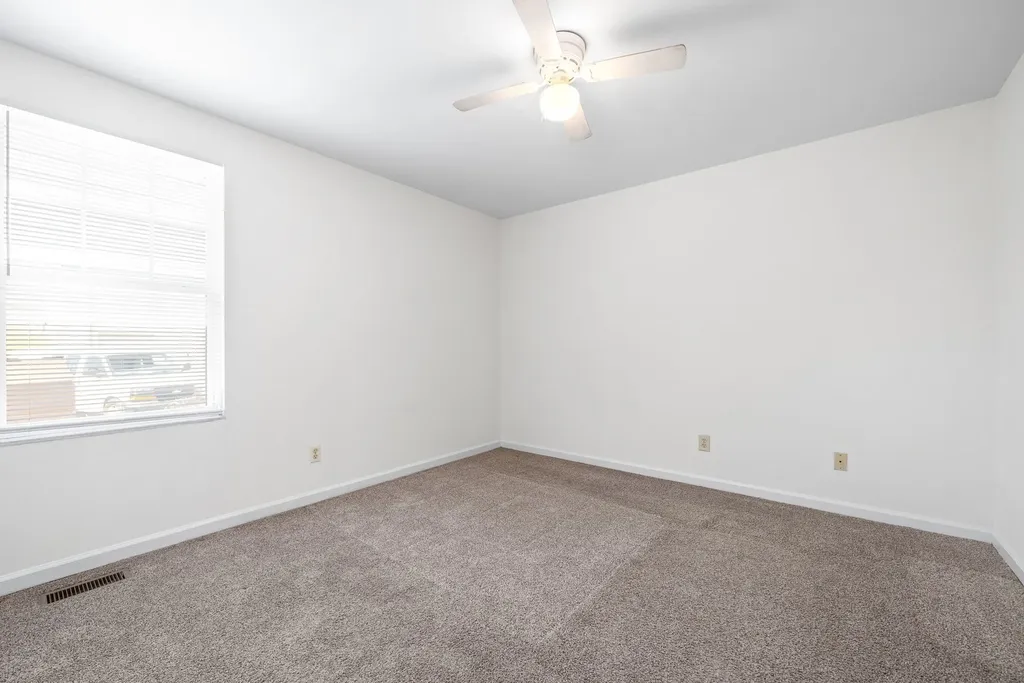 1500 W Knollwood Circle Clarksville TN 37043