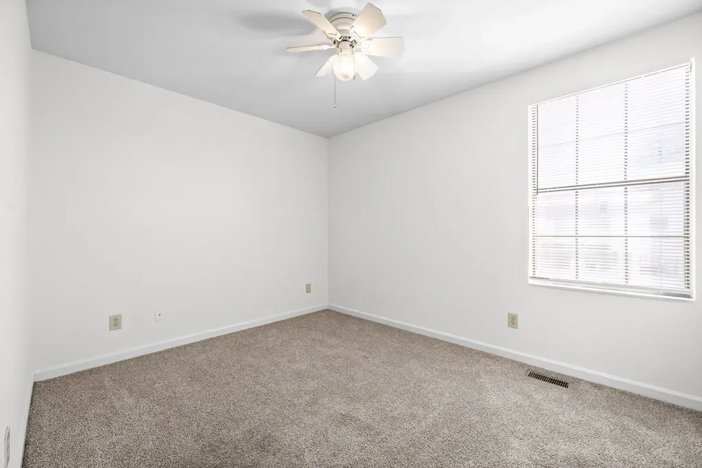 1500 W Knollwood Circle Clarksville TN 37043