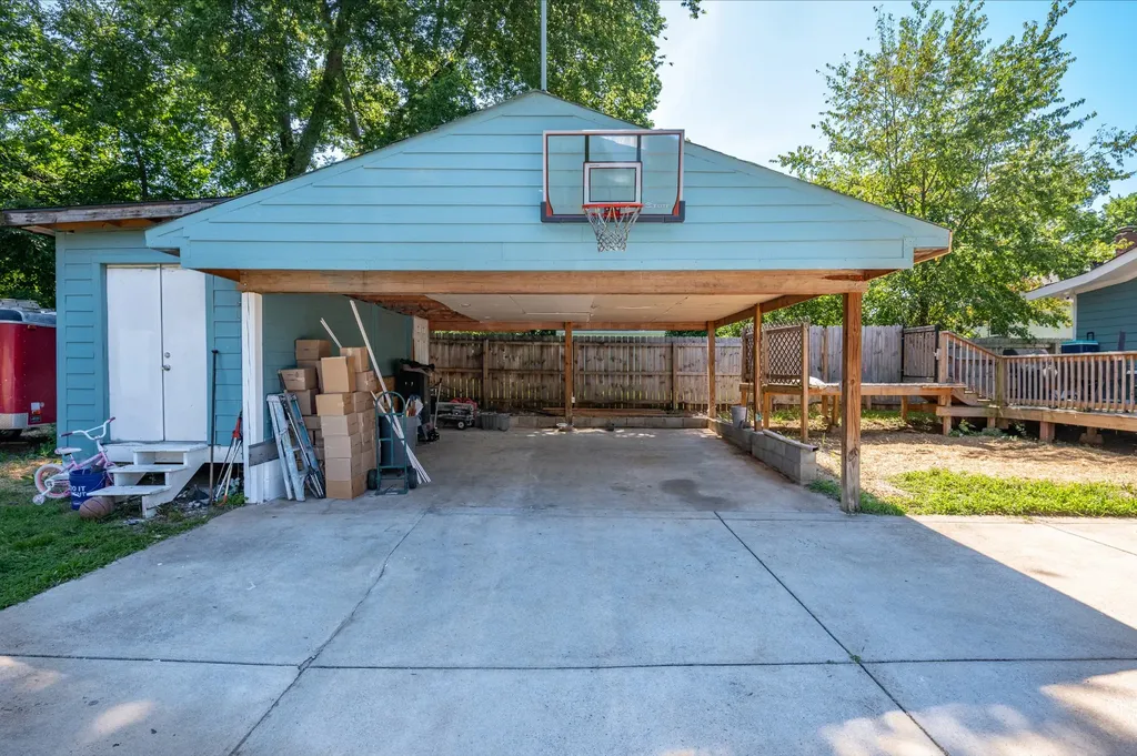925 Chickasaw Avenue Nashville TN 37207
