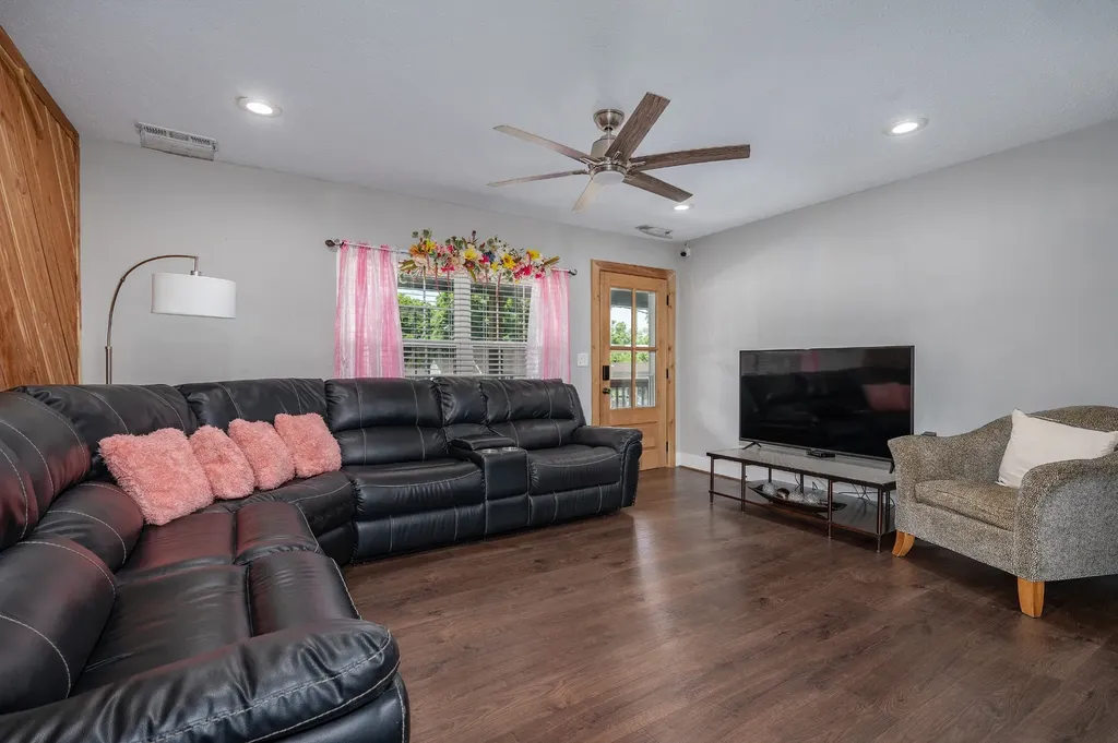 925 Chickasaw Avenue Nashville TN 37207