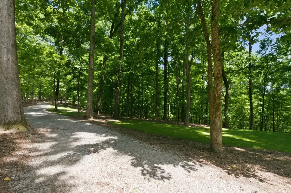 1637 Wildlife Trail Kingston Springs TN 37082