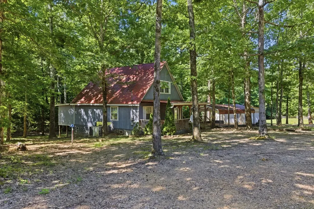 166 Outback Road Lobelville TN 37097