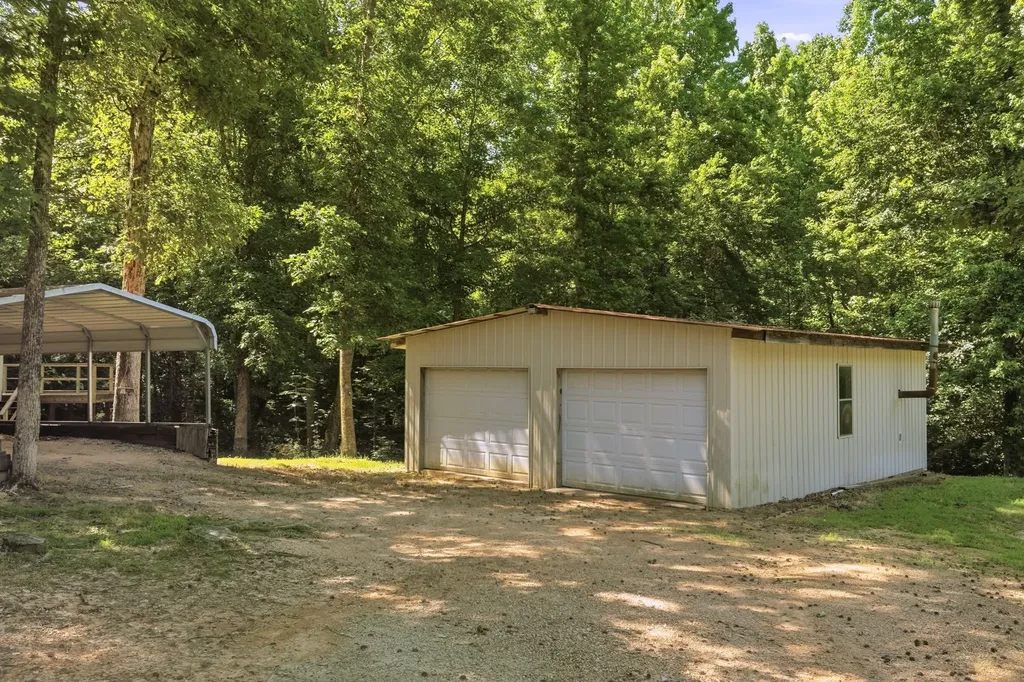 166 Outback Road Lobelville TN 37097