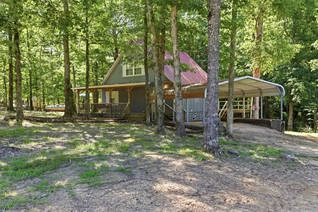 166 Outback Road Lobelville TN 37097