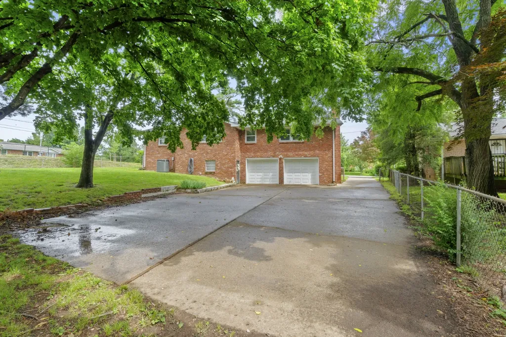 401 Glenpark Drive Nashville TN 37217