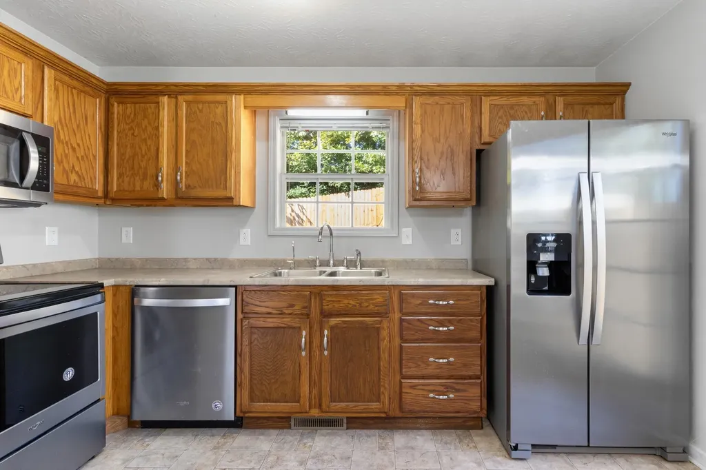 2766 Applemill Court Clarksville TN 37040