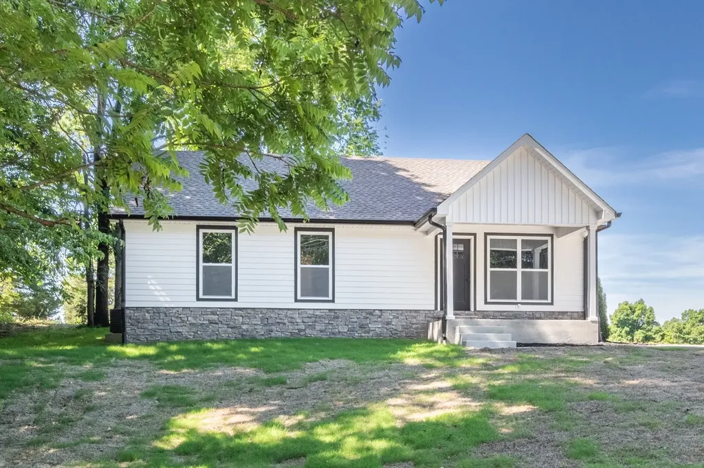 1181 Hilltop Drive Pulaski TN 38478