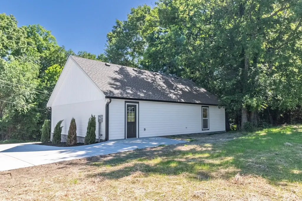 1181 Hilltop Drive Pulaski TN 38478