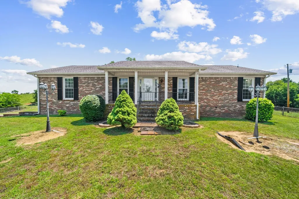 1826 Newcut Road Columbia TN 38401