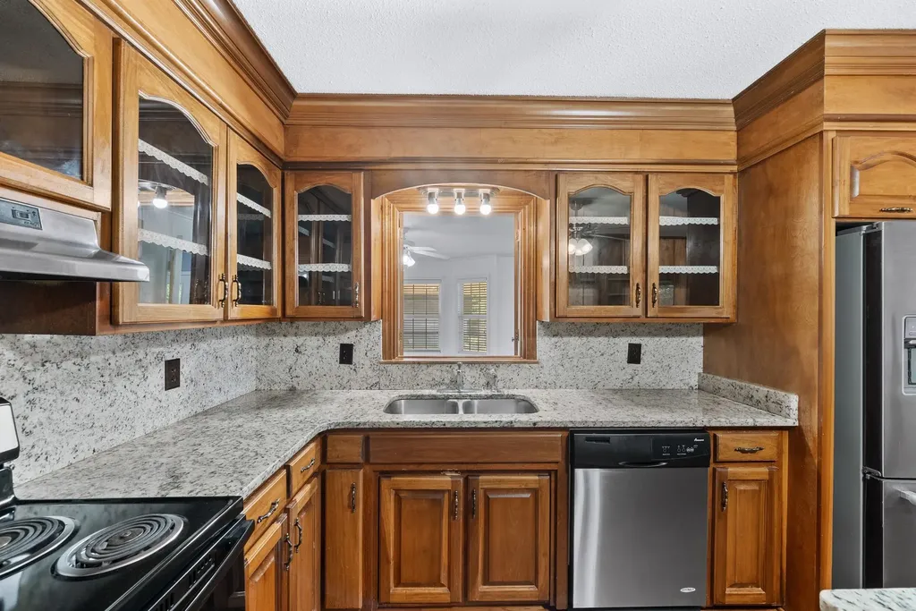 1826 Newcut Road Columbia TN 38401