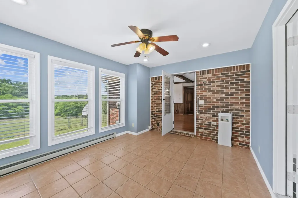 1826 Newcut Road Columbia TN 38401