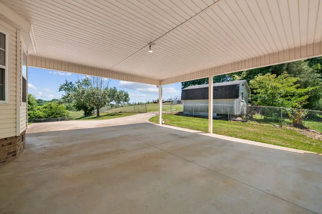 1826 Newcut Road Columbia TN 38401