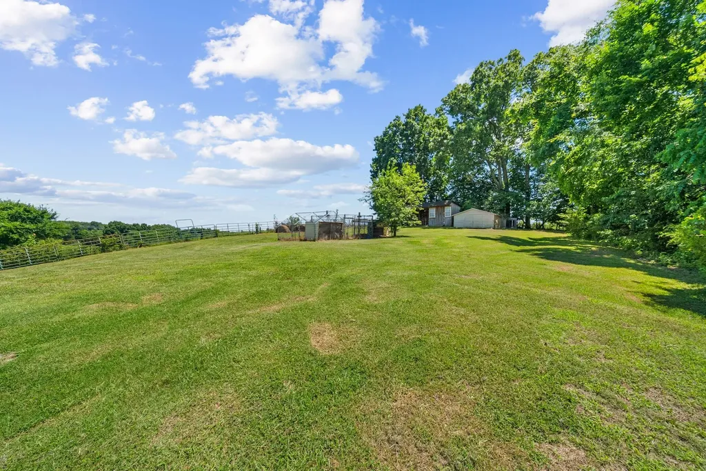 1826 Newcut Road Columbia TN 38401