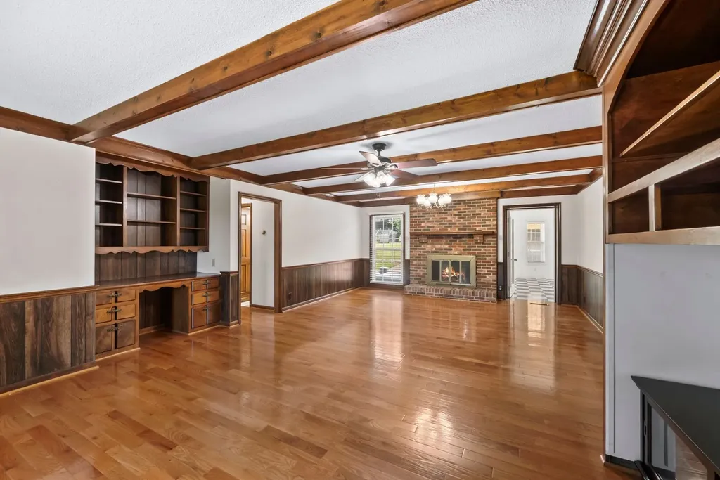 1826 Newcut Road Columbia TN 38401