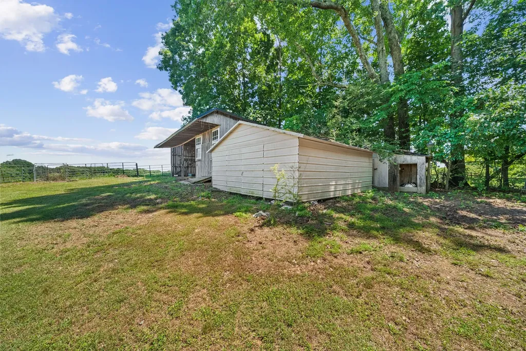 1826 Newcut Road Columbia TN 38401