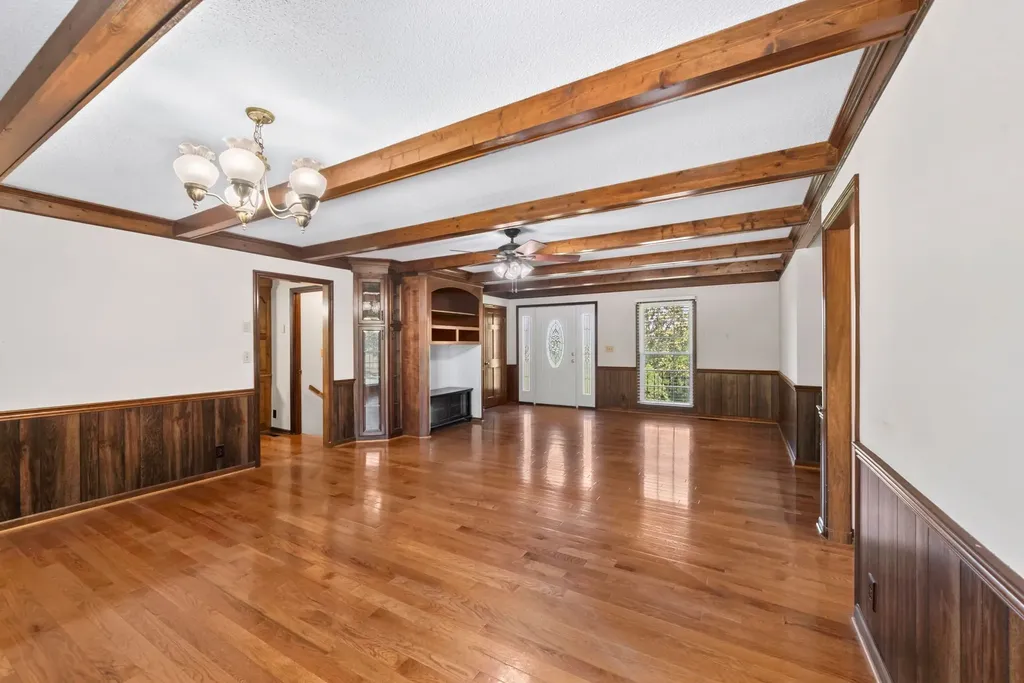 1826 Newcut Road Columbia TN 38401