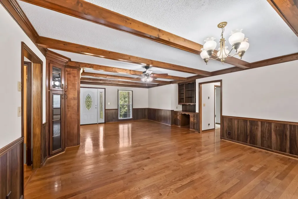 1826 Newcut Road Columbia TN 38401