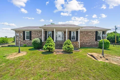 1826 Newcut Road Columbia TN 38401