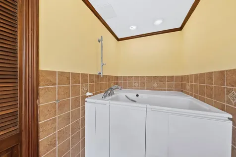 1826 Newcut Road Columbia TN 38401