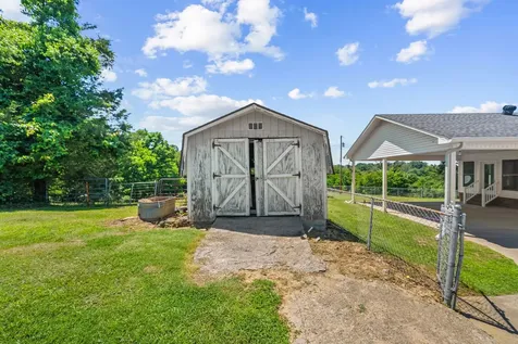 1826 Newcut Road Columbia TN 38401