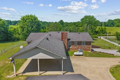 1826 Newcut Road Columbia TN 38401