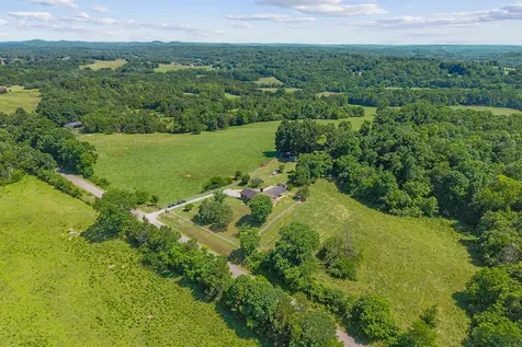 1826 Newcut Road Columbia TN 38401