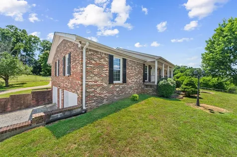 1826 Newcut Road Columbia TN 38401