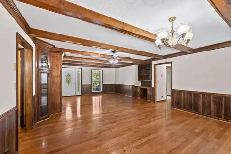 1826 Newcut Road Columbia TN 38401