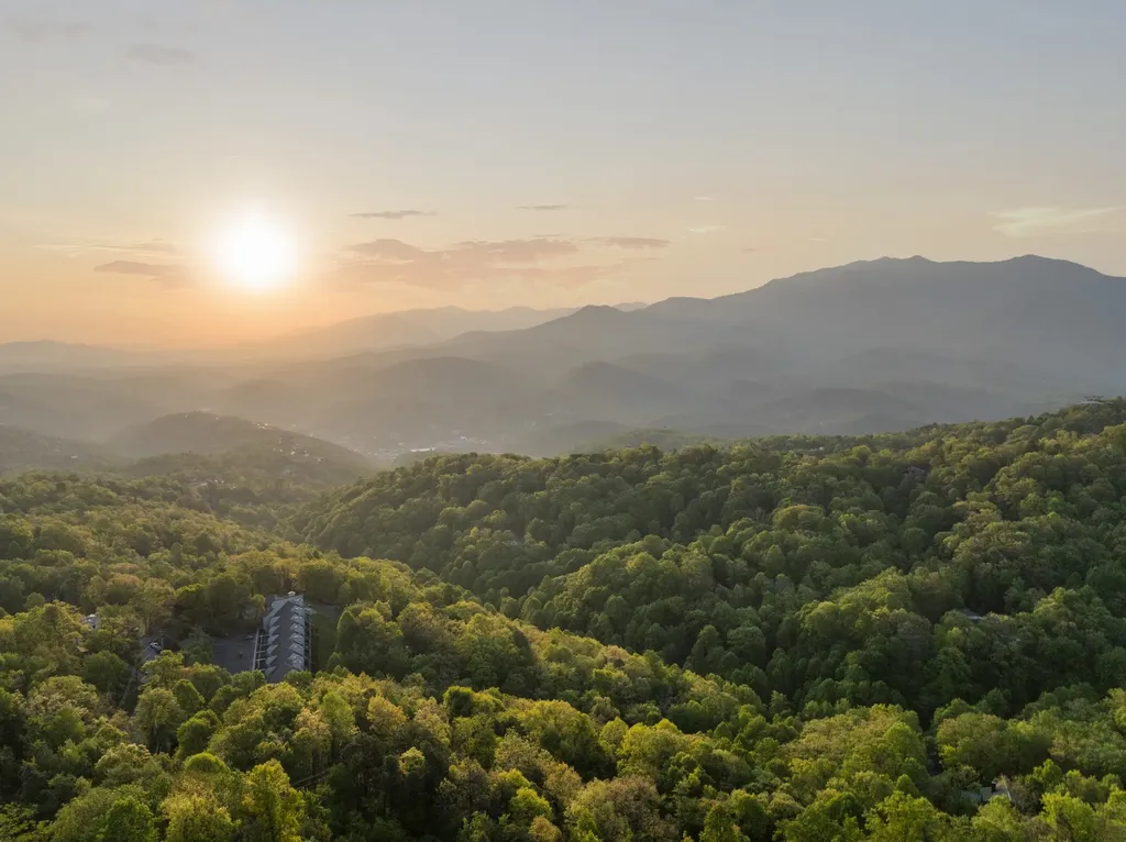 1219 Ski View Drive Gatlinburg TN 37738