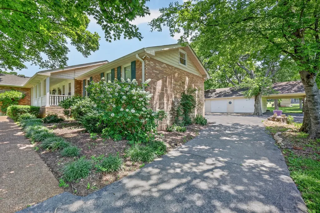 111 Countrywood Drive Lebanon TN 37087
