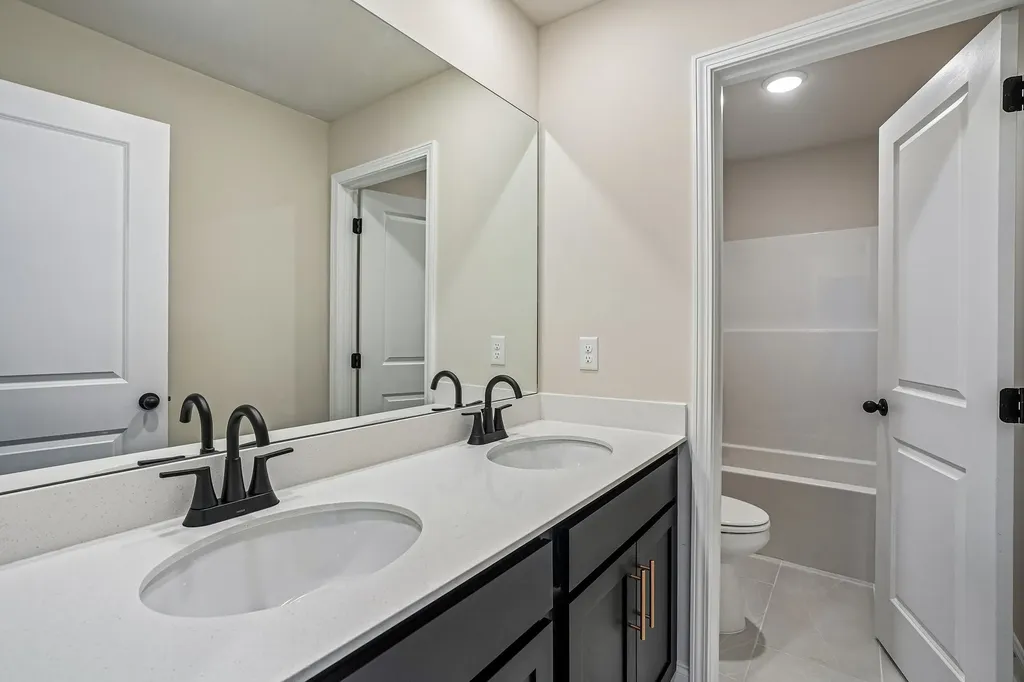 1083 Large Poppy Drive La Vergne TN 37086
