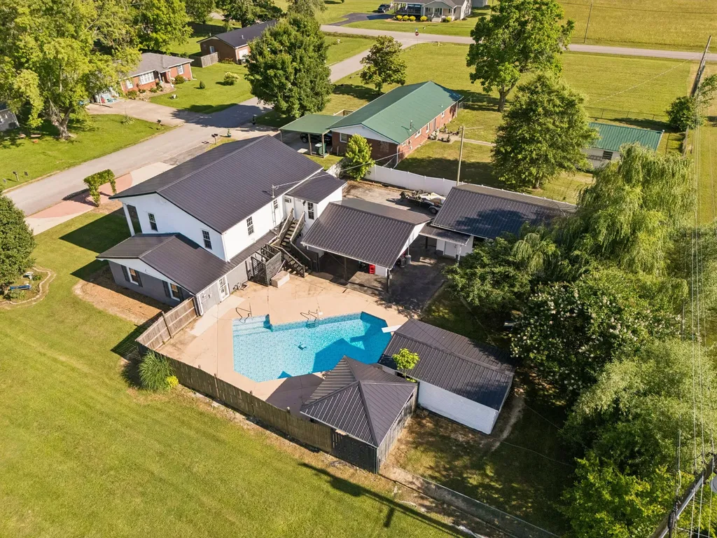 312 Hinson Street Hohenwald TN 38462