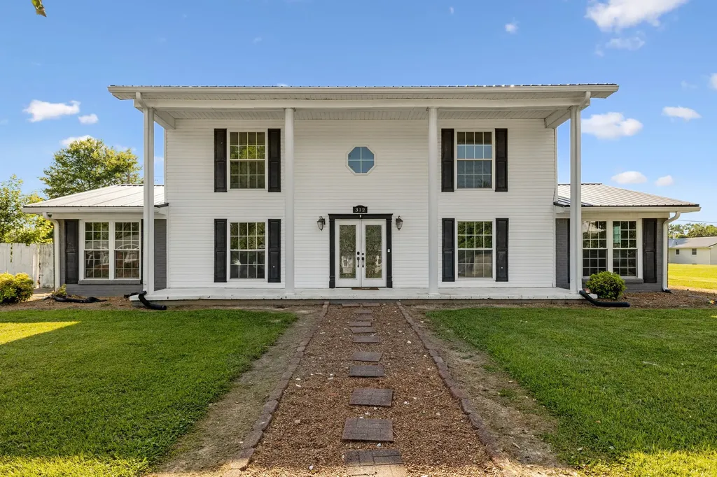 312 Hinson Street Hohenwald TN 38462