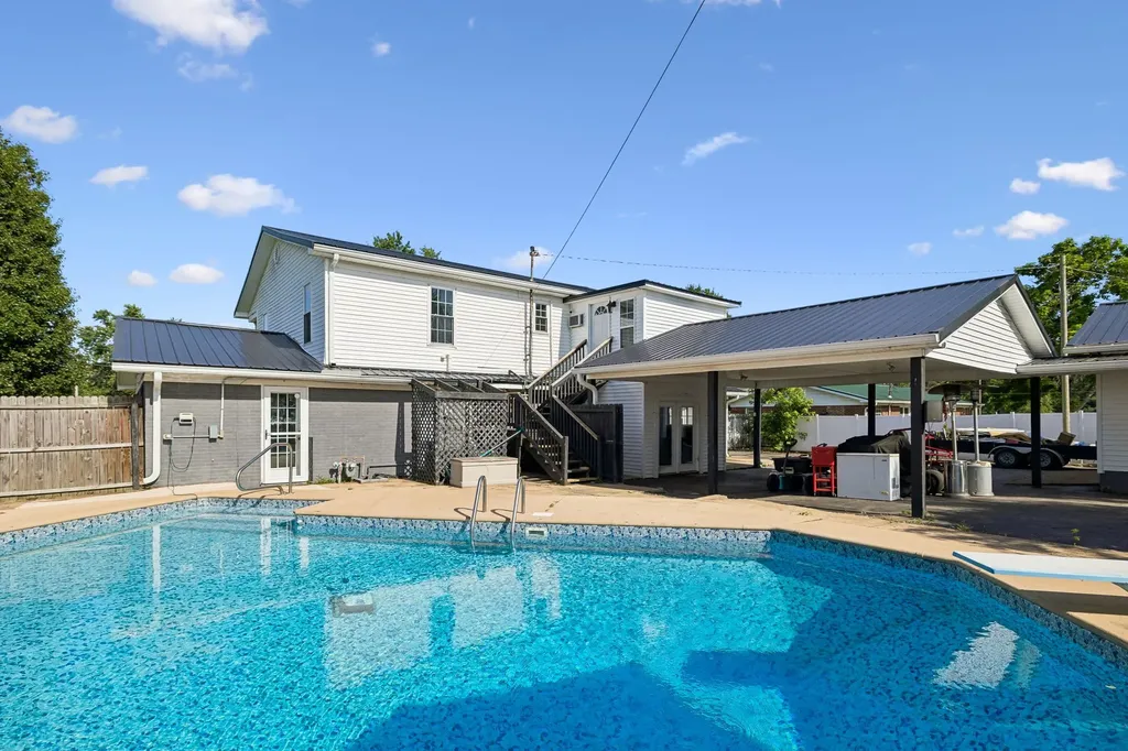312 Hinson Street Hohenwald TN 38462