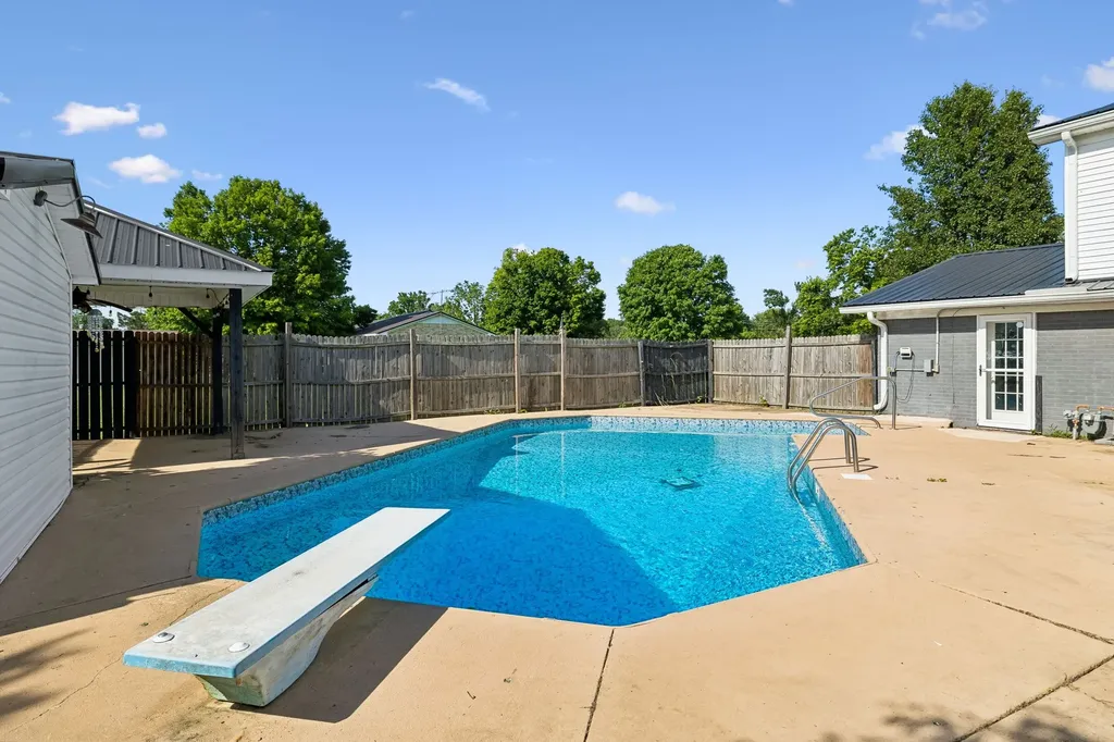 312 Hinson Street Hohenwald TN 38462