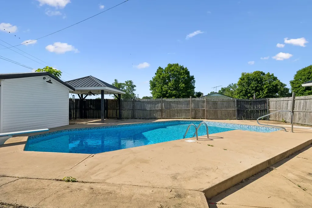 312 Hinson Street Hohenwald TN 38462