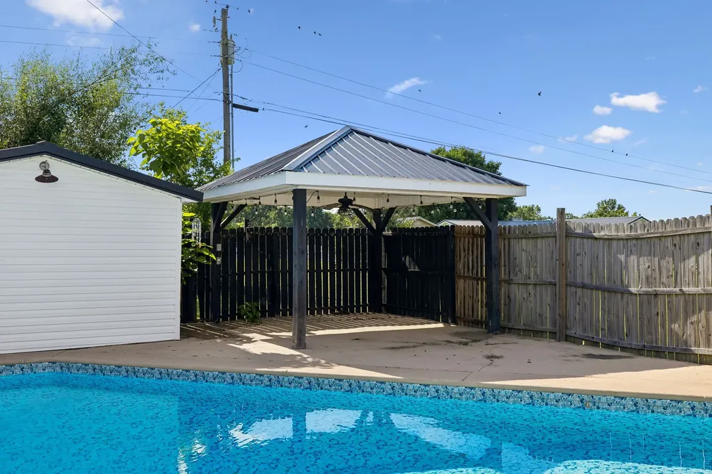 312 Hinson Street Hohenwald TN 38462