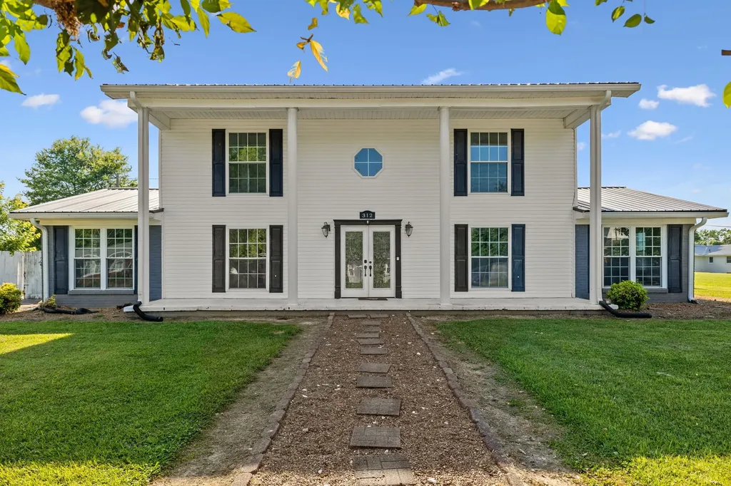 312 Hinson Street Hohenwald TN 38462