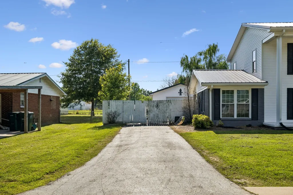 312 Hinson Street Hohenwald TN 38462